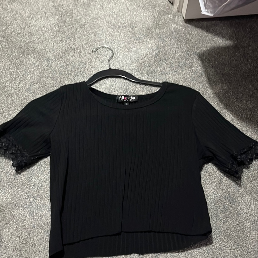 Black lace cropped T-shirt